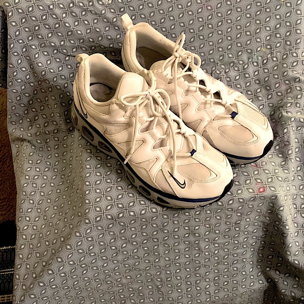 Men’s Nike Air Max, Size 12 Tailwind shoe, white and black with Nike Logo